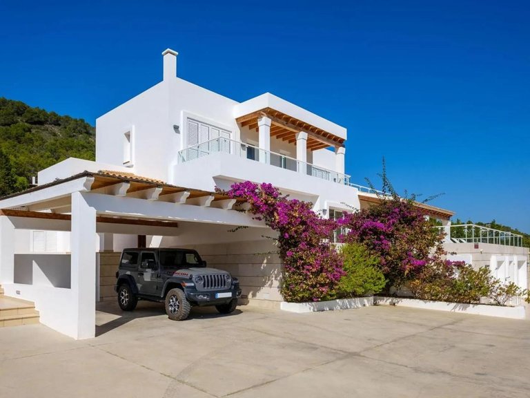 Villa for Rent in Sa Carroca, Balearic Islands 2