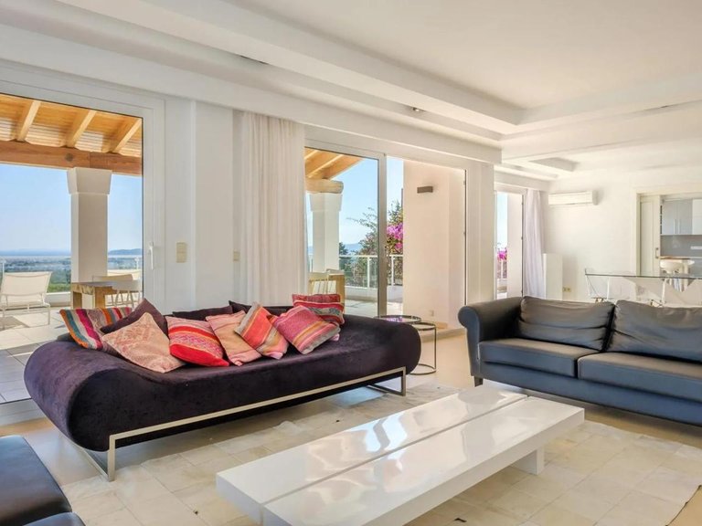 Villa for Rent in Sa Carroca, Balearic Islands 10