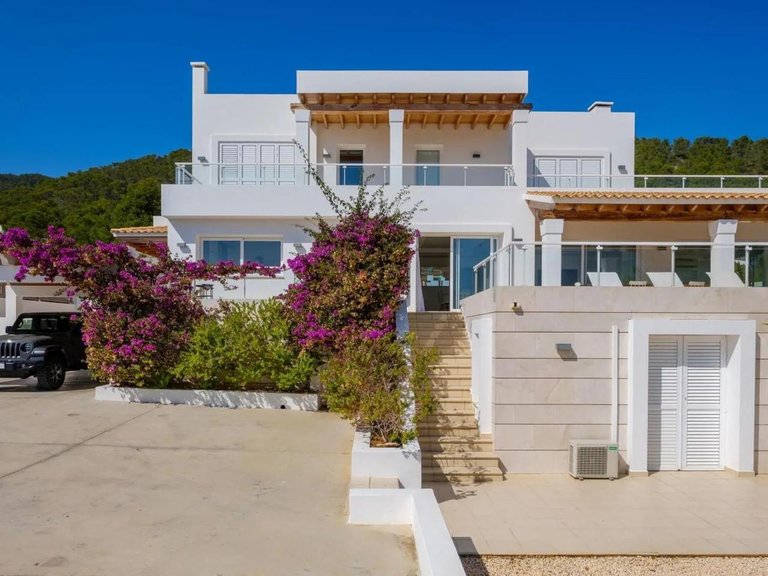 Villa for Rent in Sa Carroca, Balearic Islands 1
