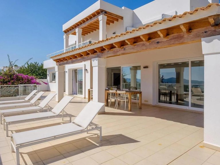 Villa for Rent in Sa Carroca, Balearic Islands 5