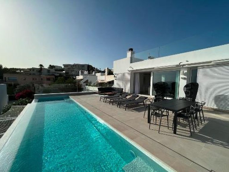 Villa for Rent in Puig Den Vinyets, Balearic Islands 1