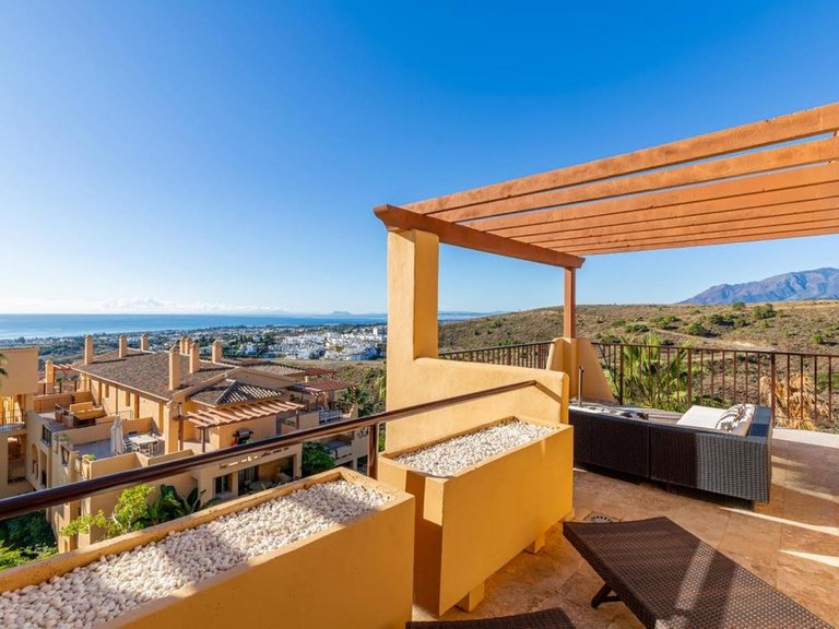 Penthouse for Sale in Benahavís, Malaga 13