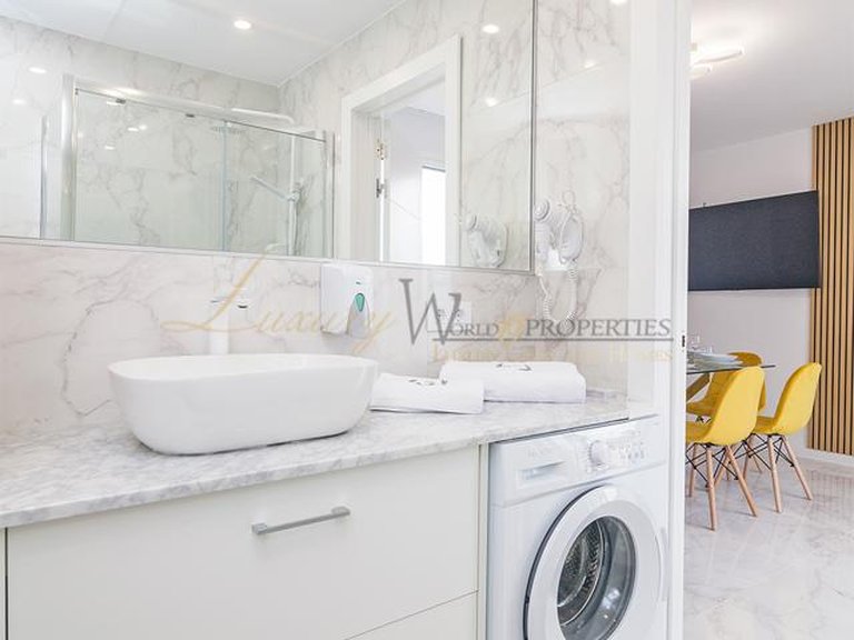 Apartment for Sale in Playa De Las Americas, Tenerife, España 10