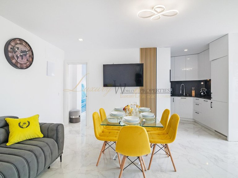 Apartment for Sale in Playa De Las Americas, Tenerife, España 4