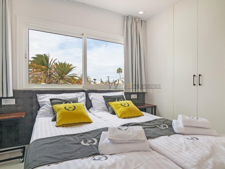 Apartment for Sale in Playa De Las Americas, Tenerife, España 5
