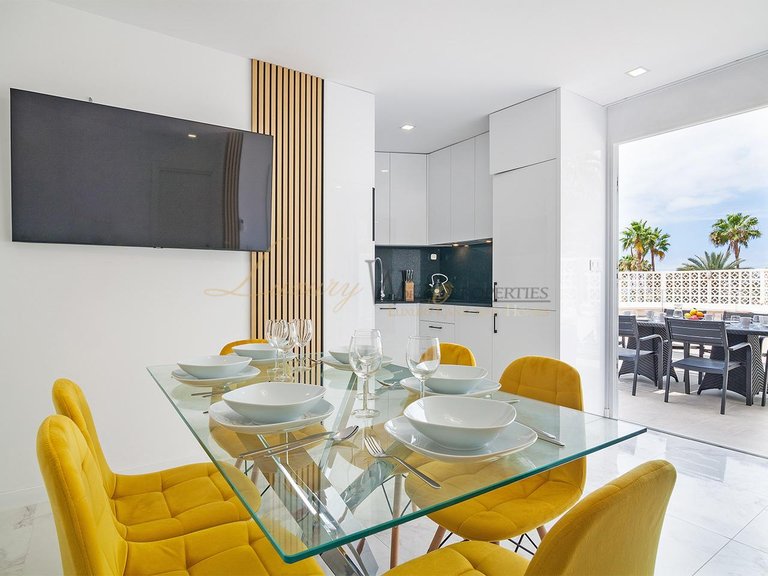 Apartment for Sale in Playa De Las Americas, Tenerife, España 3