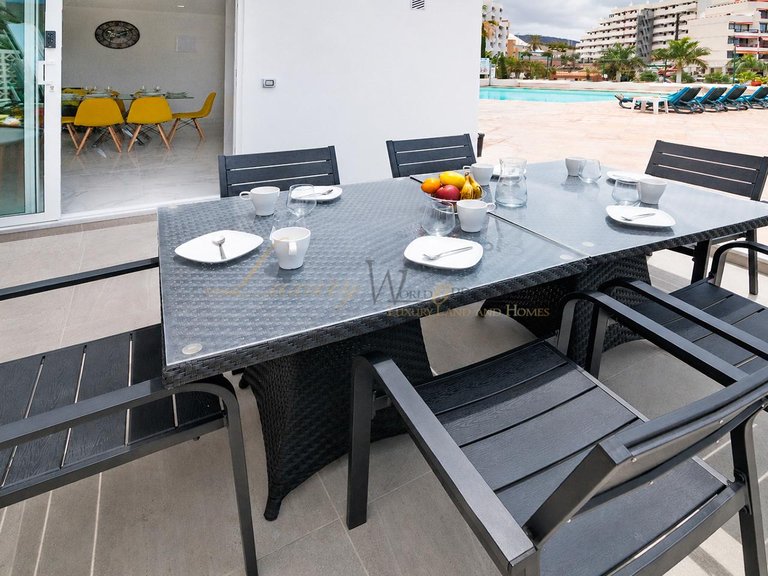 Apartment for Sale in Playa De Las Americas, Tenerife, España 2