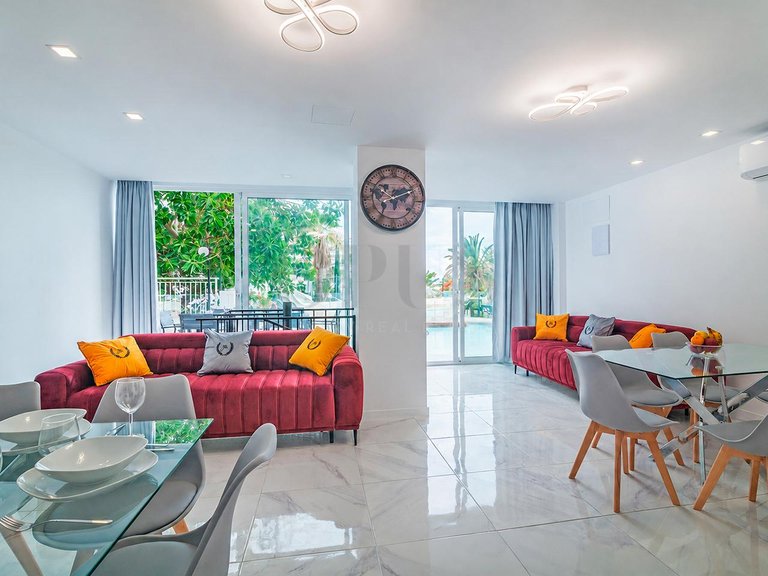 Apartment for Sale in Playa De Las Americas, Tenerife, España 5