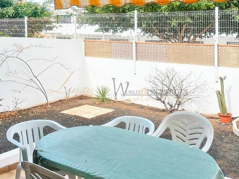 Apartment for Sale in Los Cristianos, Tenerife, España 2