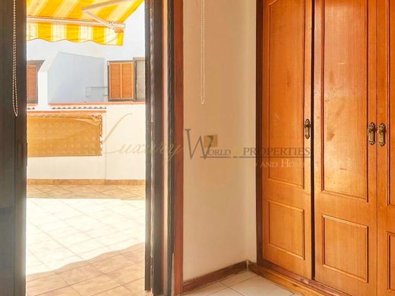 Apartment for Sale in Los Cristianos, Tenerife, España 13