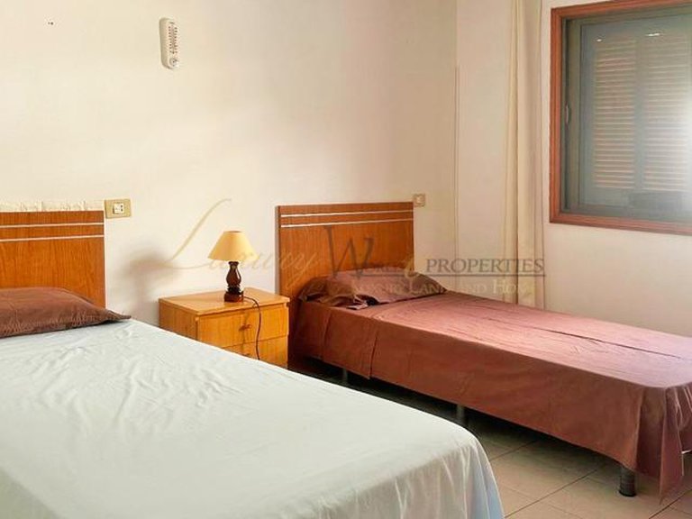 Apartment for Sale in Los Cristianos, Tenerife, España 14
