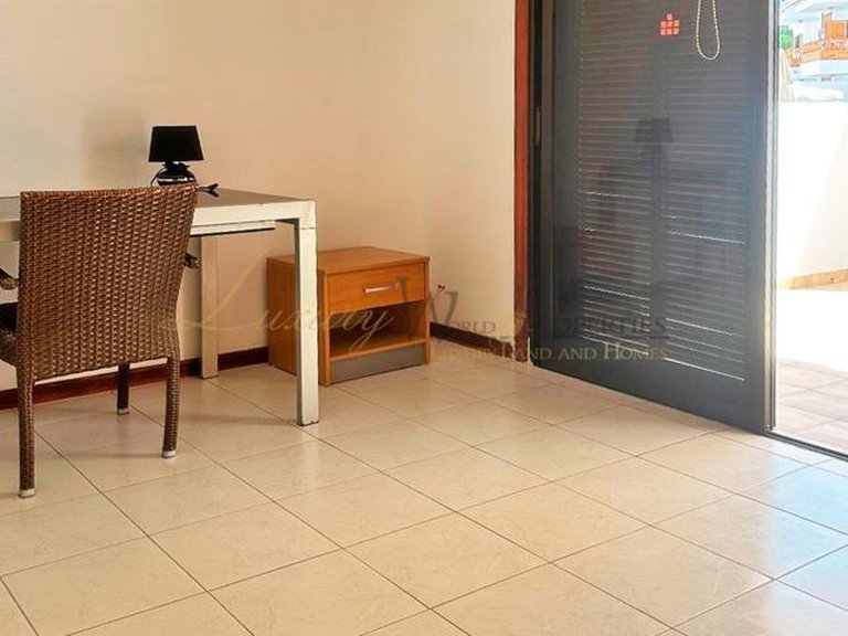 Apartment for Sale in Los Cristianos, Tenerife, España 10