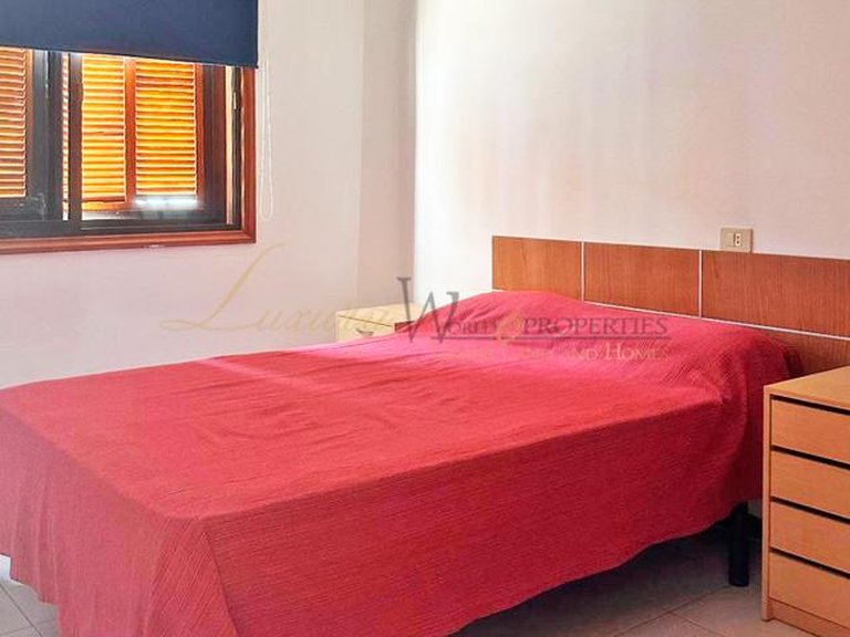 Apartment for Sale in Los Cristianos, Tenerife, España 17
