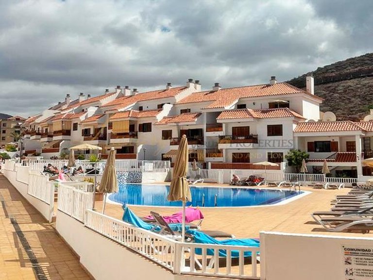 Apartment for Sale in Los Cristianos, Tenerife, España 21