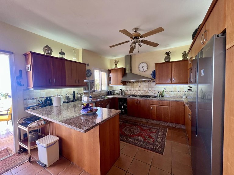 Villa for Sale in Estepona, Malaga 3