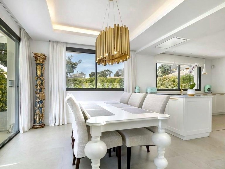Villa for Sale in San Pedro Alcántara, Malaga 16