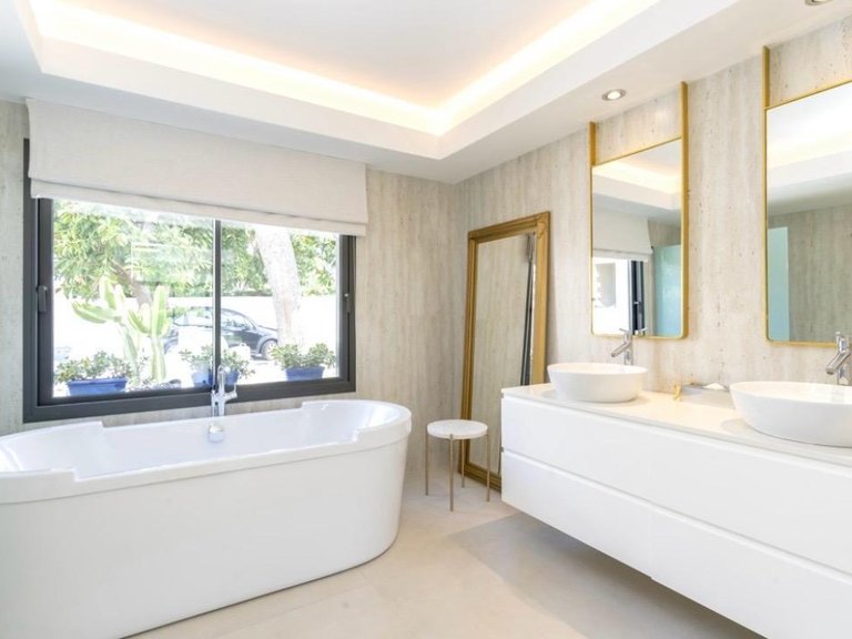 Villa for Sale in San Pedro Alcántara, Malaga 8