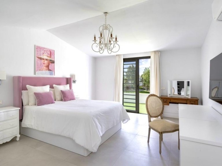 Villa for Sale in San Pedro Alcántara, Malaga 6