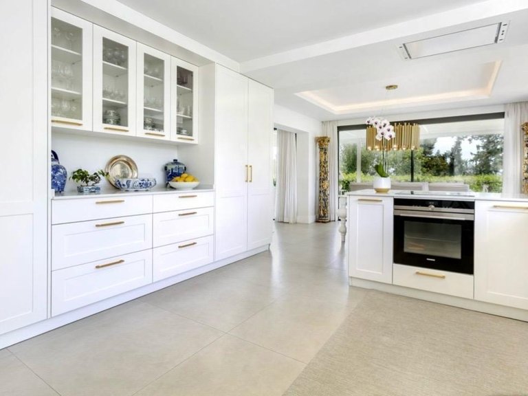 Villa for Sale in San Pedro Alcántara, Malaga 13