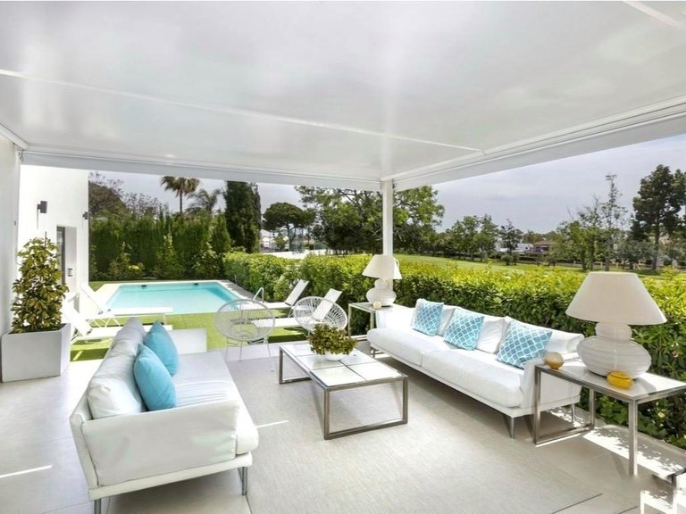 Villa for Sale in San Pedro Alcántara, Malaga 1