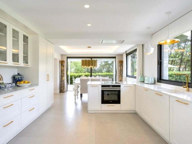 Villa for Sale in San Pedro Alcántara, Malaga 15