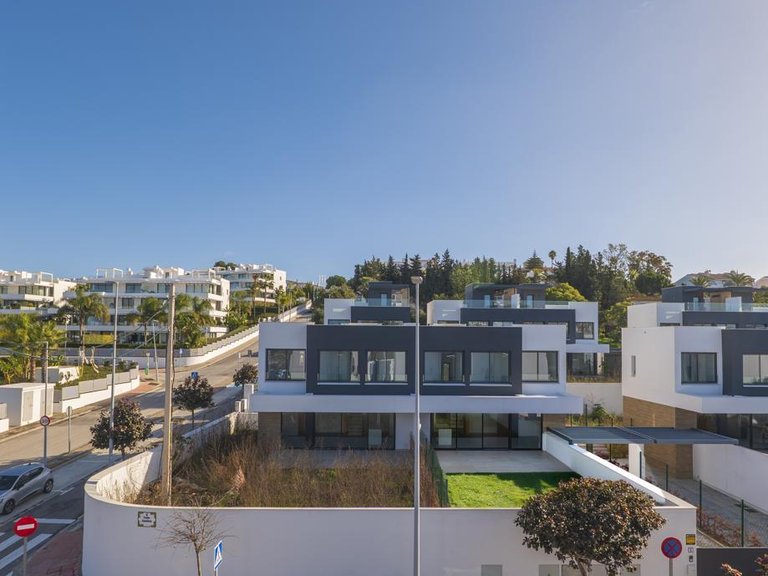 Villa for Sale in Estepona, Malaga 48