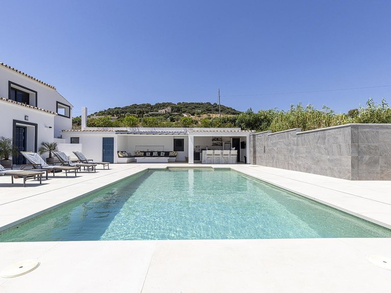 Villa for Sale in Buenas Noches, Malaga 1