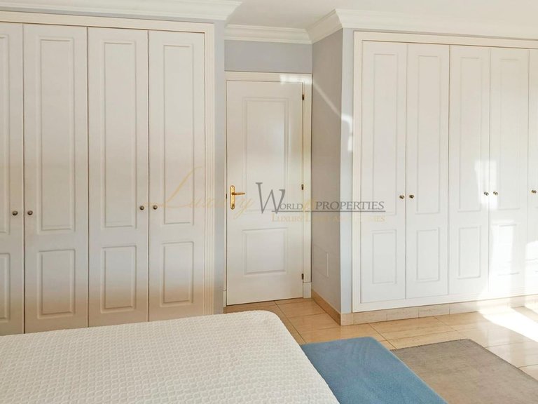 Town House for Sale in Chayofa, Tenerife, España 13