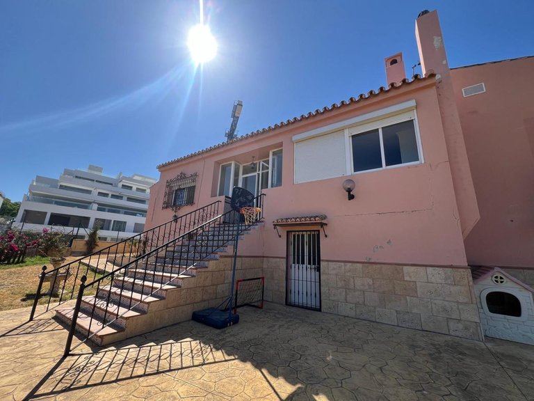 Villa for Sale in Estepona, Malaga 32