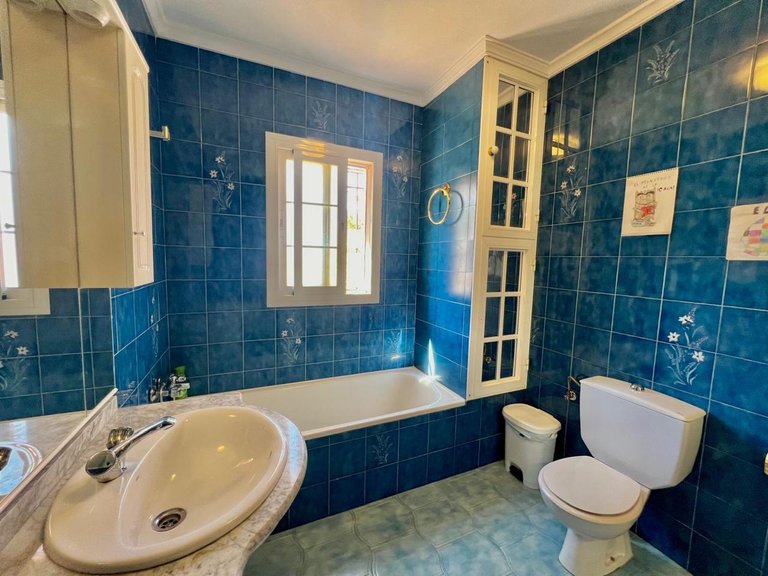 Villa for Sale in Estepona, Malaga 27
