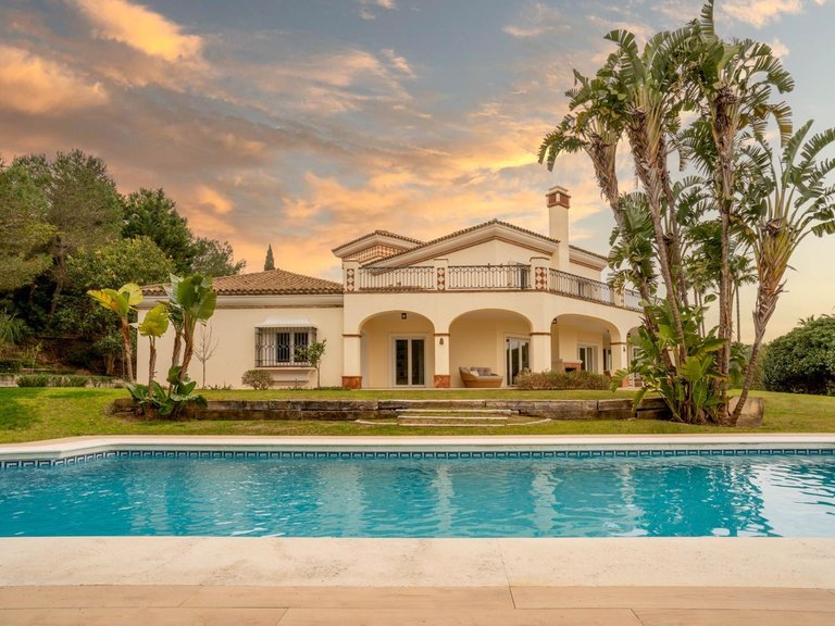 Villa for Sale in San Roque, Cadiz 2