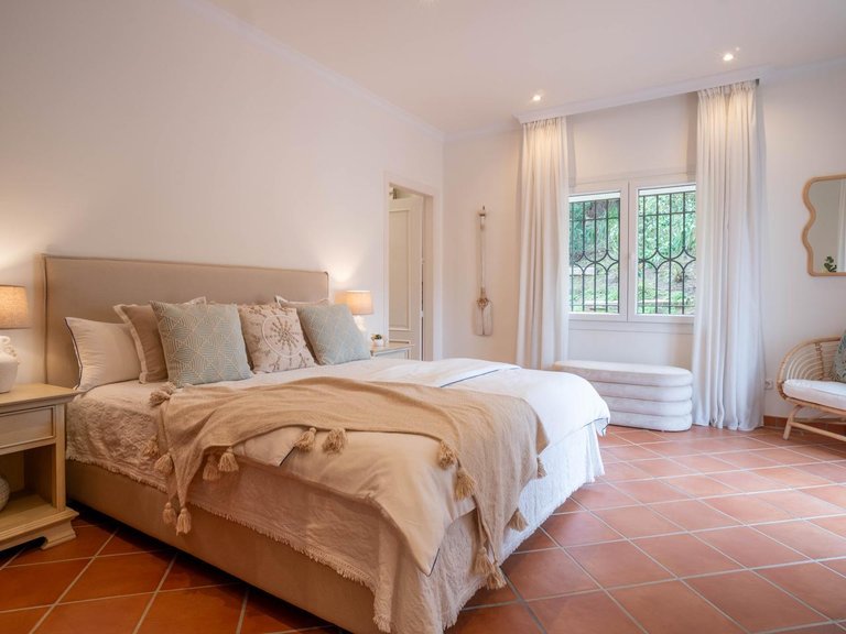 Villa for Sale in San Roque, Cadiz 11