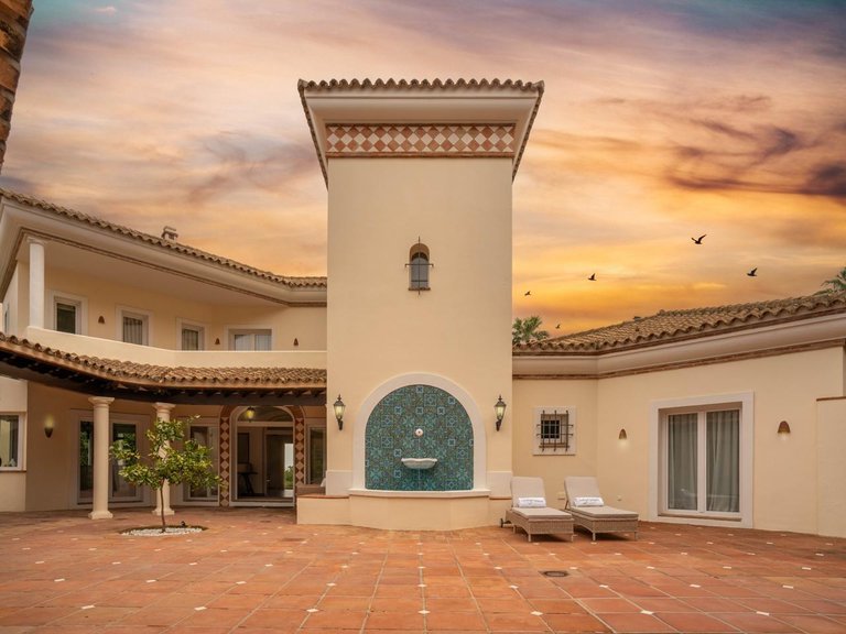 Villa for Sale in San Roque, Cadiz 1