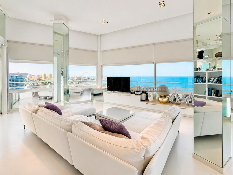 Penthouse for Sale in Costa Adeje, Tenerife, España 3