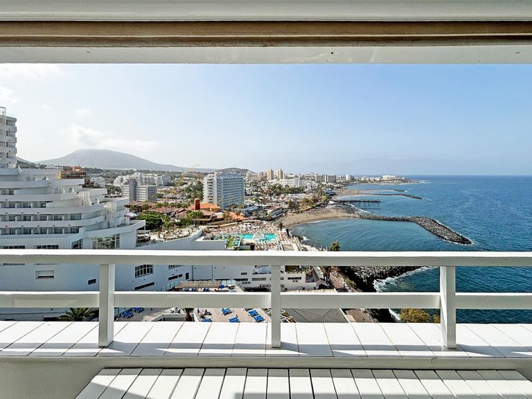 Penthouse for Sale in Costa Adeje, Tenerife, España 14