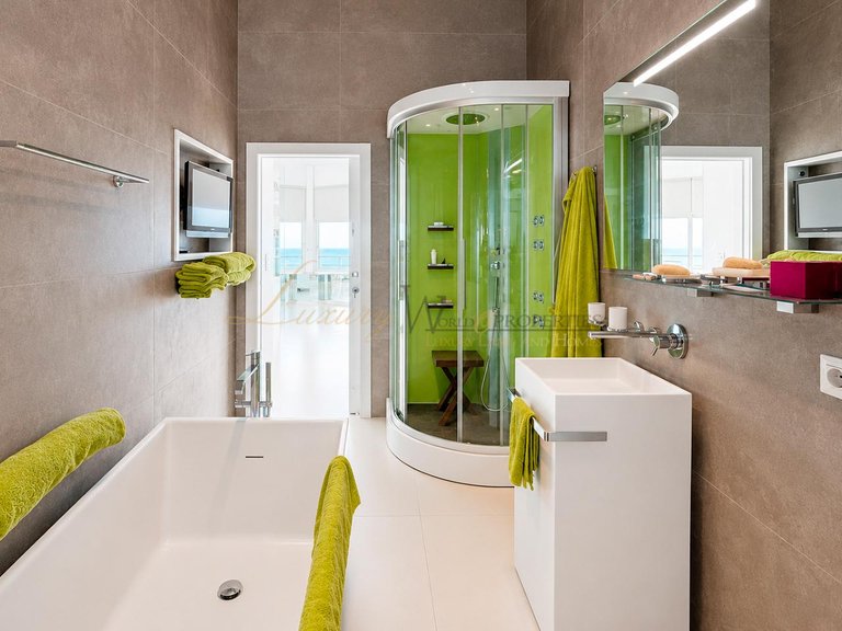Penthouse for Sale in Costa Adeje, Tenerife, España 39