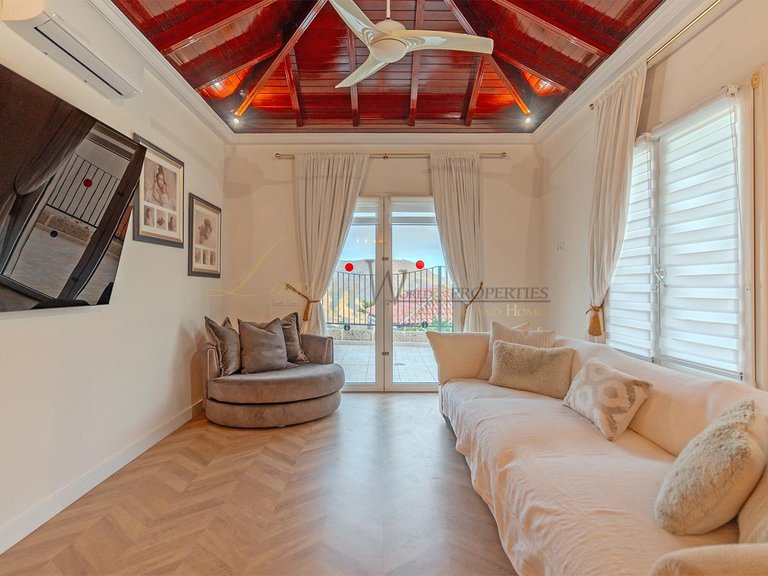 Villa for Sale in Chayofa, Tenerife, España 22
