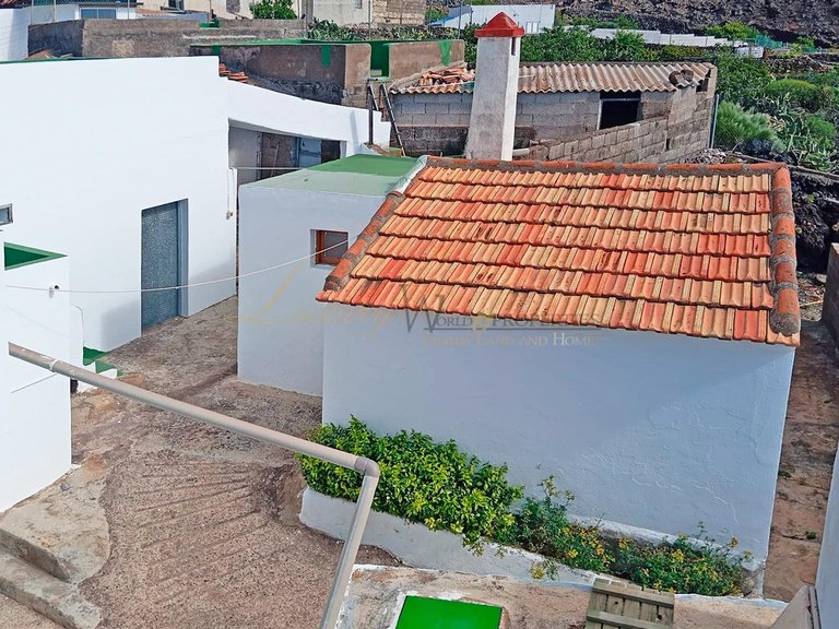 Villa for Sale in Las Manchas, Tenerife, España 5