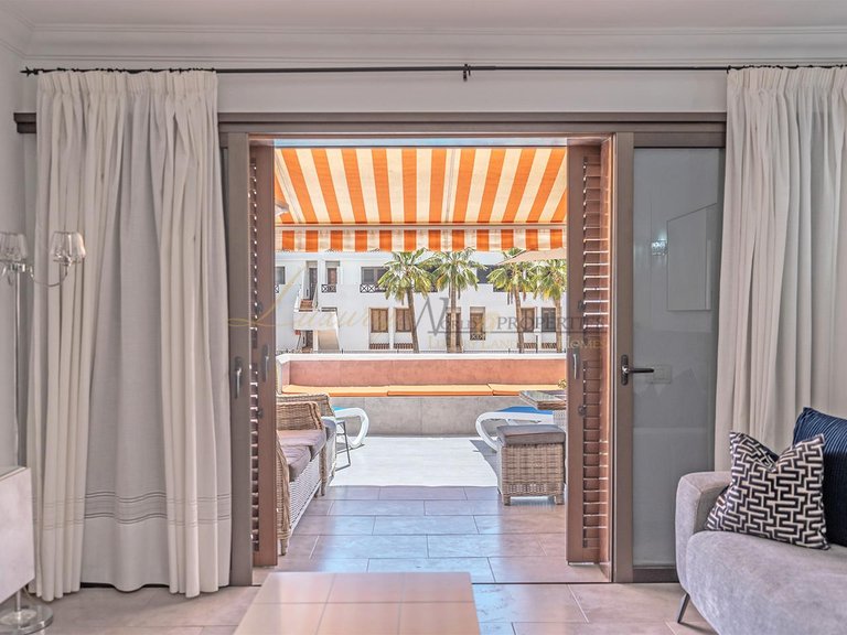 Apartment for Sale in Los Cristianos, Tenerife, España 7