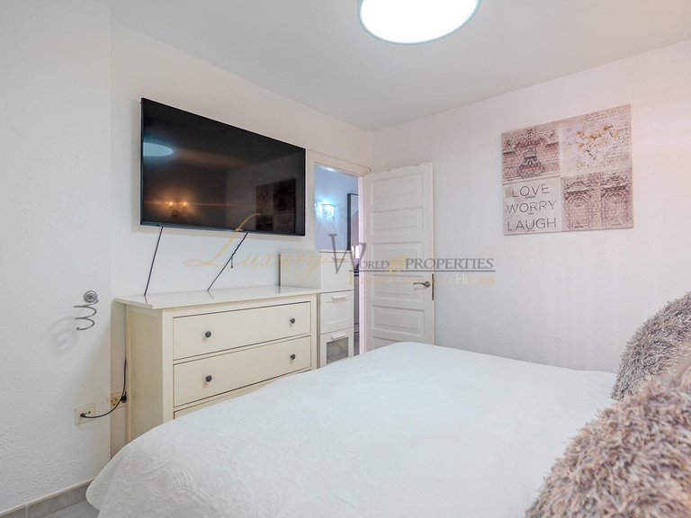Apartment for Sale in Los Cristianos, Tenerife, España 14
