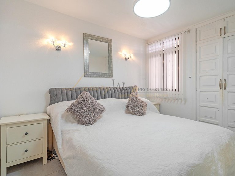Apartment for Sale in Los Cristianos, Tenerife, España 12
