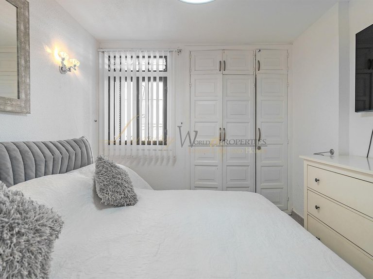 Apartment for Sale in Los Cristianos, Tenerife, España 13