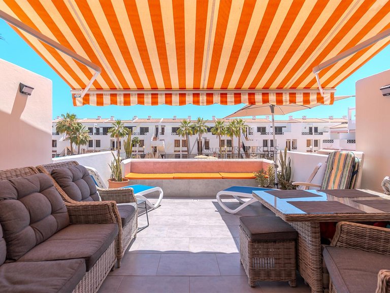 Apartment for Sale in Los Cristianos, Tenerife, España 1