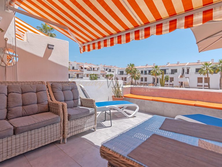 Apartment for Sale in Los Cristianos, Tenerife, España 2