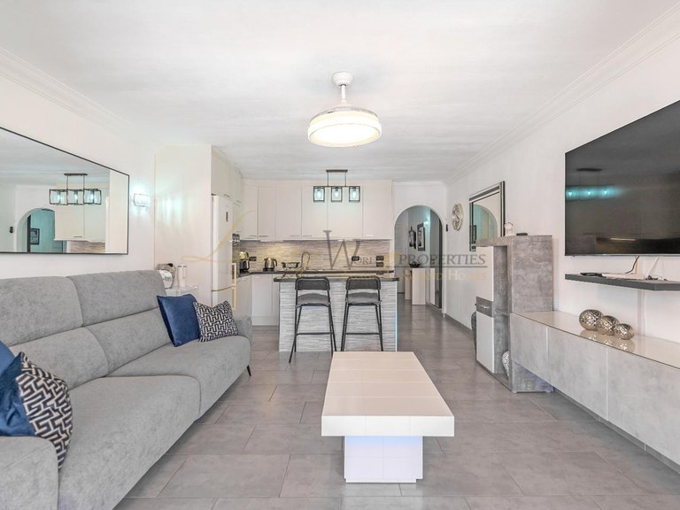 Apartment for Sale in Los Cristianos, Tenerife, España 4