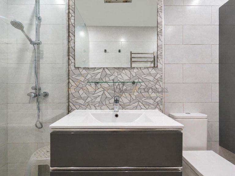 Apartment for Sale in Los Cristianos, Tenerife, España 16