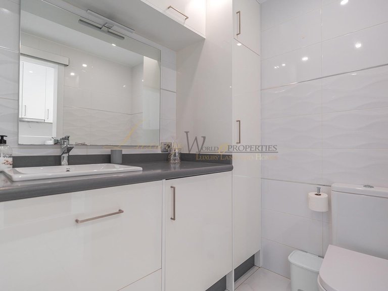 Apartment for Sale in Costa Adeje, Tenerife, España 15