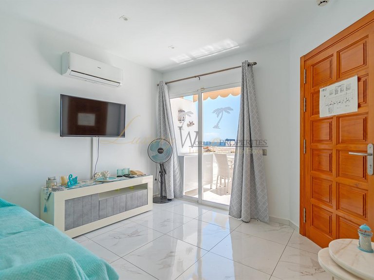 Apartment for Sale in Costa Adeje, Tenerife, España 8