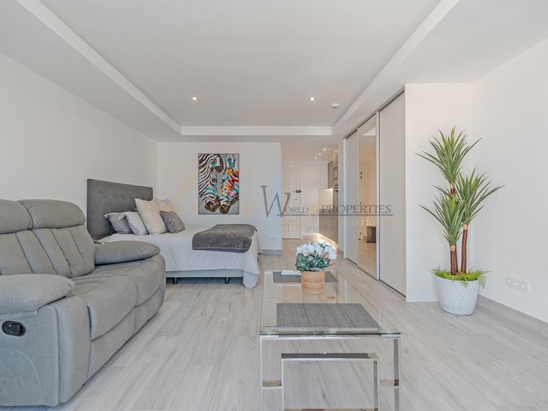 Apartment for Sale in Los Cristianos, Tenerife, España 4