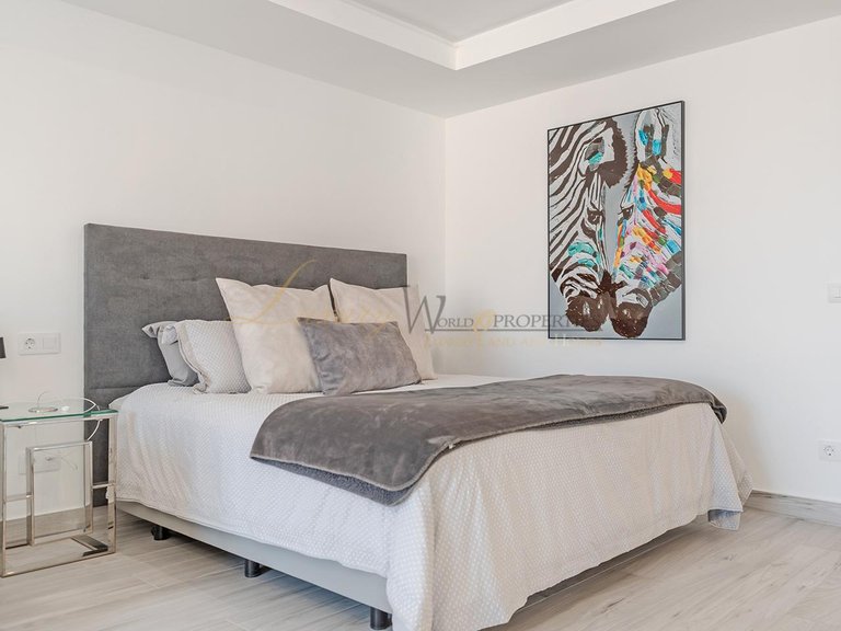 Apartment for Sale in Los Cristianos, Tenerife, España 6